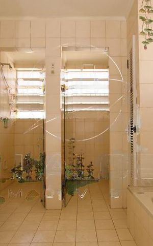 Casa à venda com 250m², 2 quartos e 8 vagas