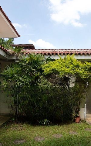 Casa à venda com 250m², 2 quartos e 8 vagas