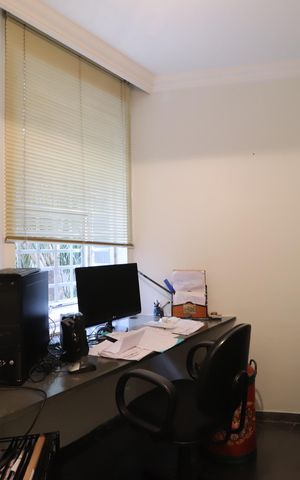 Casa para alugar com 360m², 3 quartos e 4 vagasEscritório