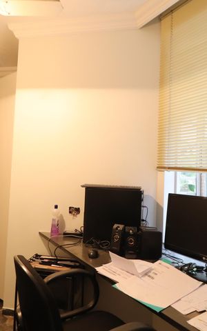 Casa para alugar com 360m², 3 quartos e 4 vagasEscritório