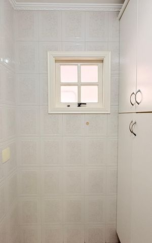 Casa à venda com 200m², 3 quartos e 2 vagasDespensa