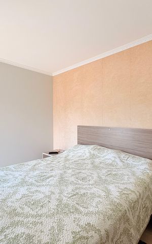 Casa à venda com 200m², 3 quartos e 2 vagasSuíte