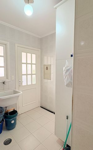 Casa à venda com 200m², 3 quartos e 2 vagasÁrea de Serviço