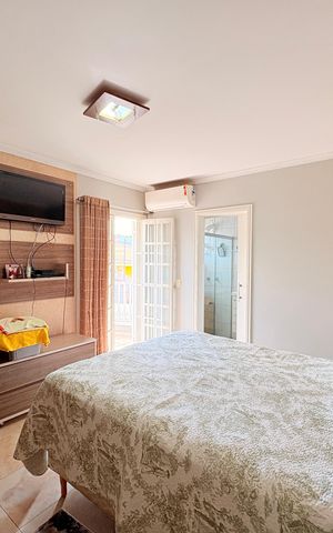 Casa à venda com 200m², 3 quartos e 2 vagasSuíte