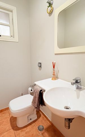 Casa à venda com 200m², 3 quartos e 2 vagasLavabo