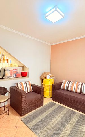 Casa à venda com 200m², 3 quartos e 2 vagasSala 