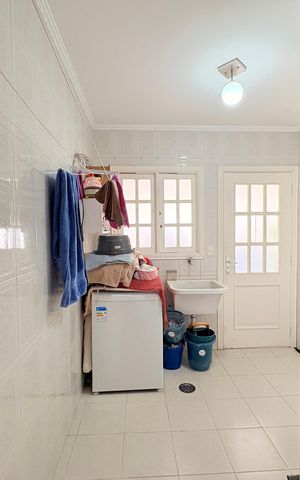 Casa à venda com 200m², 3 quartos e 2 vagasÁrea de Serviço