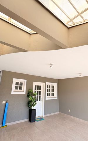 Casa à venda com 200m², 3 quartos e 2 vagasGaragem
