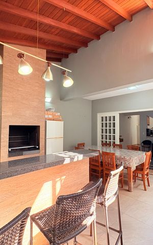 Casa à venda com 200m², 3 quartos e 2 vagasÁrea gourmet
