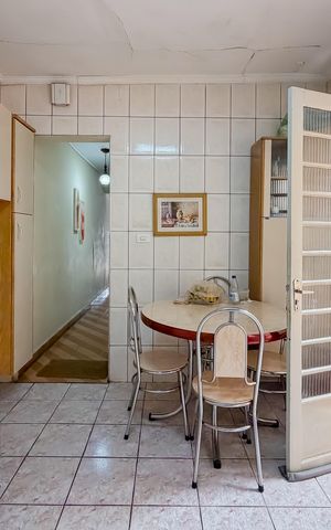 Casa à venda com 223m², 1 quarto e 2 vagas Casa à venda com 223m², 1 quarto e 2 vagasCozinha