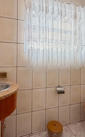 Casa à venda com 223m², 1 quarto e 2 vagas Casa à venda com 223m², 1 quarto e 2 vagasBanheiro
