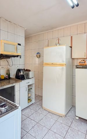Casa à venda com 223m², 1 quarto e 2 vagas Casa à venda com 223m², 1 quarto e 2 vagasCozinha