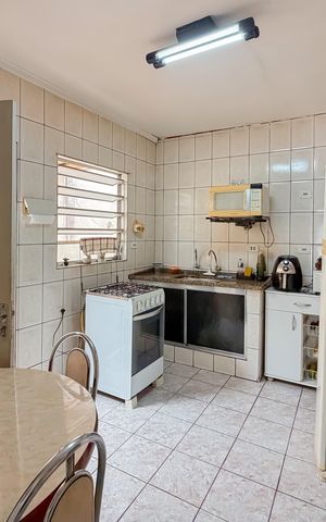 Casa à venda com 223m², 1 quarto e 2 vagas Casa à venda com 223m², 1 quarto e 2 vagasCozinha
