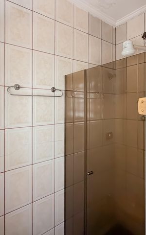 Casa à venda com 223m², 1 quarto e 2 vagas Casa à venda com 223m², 1 quarto e 2 vagasBanheiro