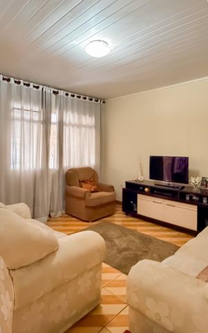Casa à venda com 223m², 1 quarto e 2 vagas Casa à venda com 223m², 1 quarto e 2 vagasSala