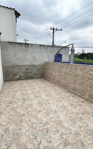 Casa à venda com 225m², 3 quartos e 4 vagas Casa à venda com 225m², 3 quartos e 4 vagasVaranda