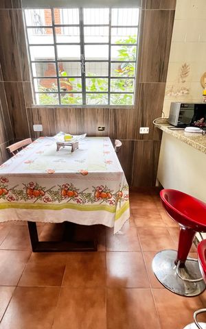 Casa à venda com 225m², 3 quartos e 4 vagas Casa à venda com 225m², 3 quartos e 4 vagasCozinha