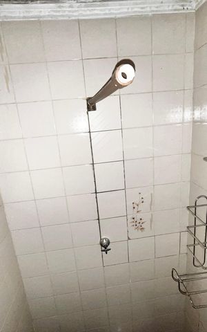Casa à venda com 225m², 3 quartos e 4 vagas Casa à venda com 225m², 3 quartos e 4 vagasBanheiro da Garagem