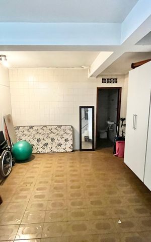 Casa à venda com 225m², 3 quartos e 4 vagas Casa à venda com 225m², 3 quartos e 4 vagasDespensa da Garagem