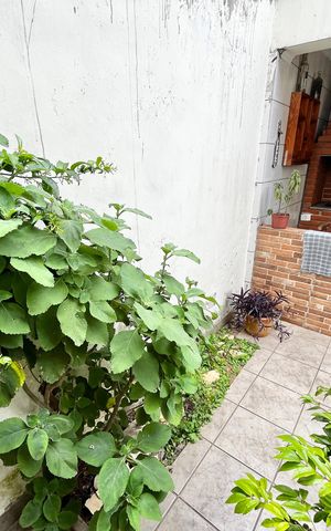 Casa à venda com 225m², 3 quartos e 4 vagas Casa à venda com 225m², 3 quartos e 4 vagasQuintal