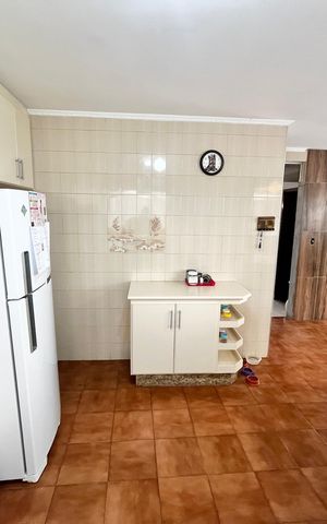 Casa à venda com 225m², 3 quartos e 4 vagas Casa à venda com 225m², 3 quartos e 4 vagasCozinha