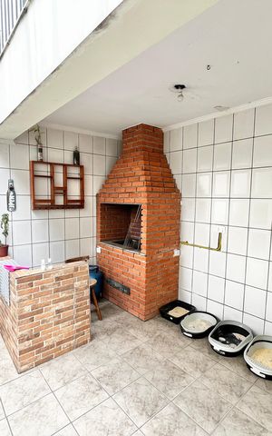 Casa à venda com 225m², 3 quartos e 4 vagas Casa à venda com 225m², 3 quartos e 4 vagasChurrasqueira