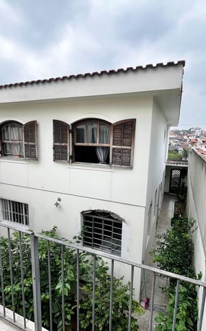 Casa à venda com 225m², 3 quartos e 4 vagas Casa à venda com 225m², 3 quartos e 4 vagasLavanderia