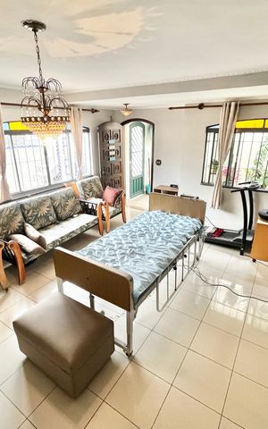 Casa à venda com 225m², 3 quartos e 4 vagas Casa à venda com 225m², 3 quartos e 4 vagasSala