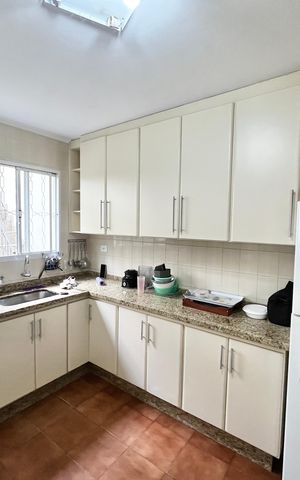 Casa à venda com 225m², 3 quartos e 4 vagas Casa à venda com 225m², 3 quartos e 4 vagasCozinha