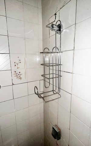 Casa à venda com 225m², 3 quartos e 4 vagas Casa à venda com 225m², 3 quartos e 4 vagasBanheiro da Garagem