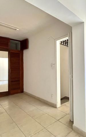 Casa à venda com 136m², 3 quartos e 2 vagas Casa à venda com 136m², 3 quartos e 2 vagasSuite