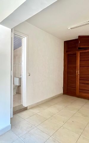Casa à venda com 136m², 3 quartos e 2 vagas Casa à venda com 136m², 3 quartos e 2 vagasSuite