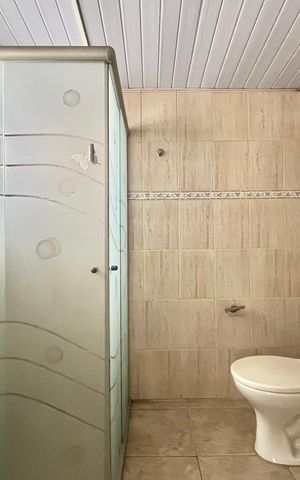 Casa à venda com 136m², 3 quartos e 2 vagas Casa à venda com 136m², 3 quartos e 2 vagasBanheiro da Suíte