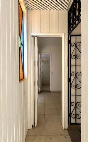 Casa à venda com 136m², 3 quartos e 2 vagas Casa à venda com 136m², 3 quartos e 2 vagasCorredor