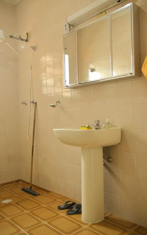 Casa à venda com 236m², 3 quartos e 2 vagasBanheiro 