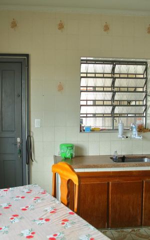 Casa à venda com 236m², 3 quartos e 2 vagasCozinha 