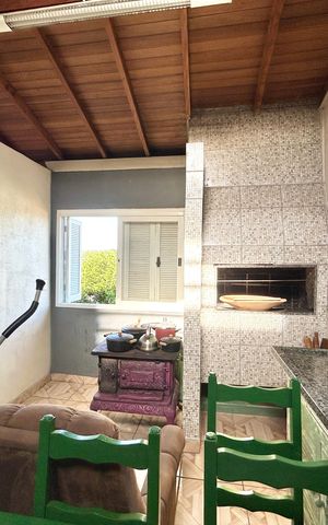 Casa à venda com 113m², 3 quartos e 2 vagas Casa à venda com 113m², 3 quartos e 2 vagasSala