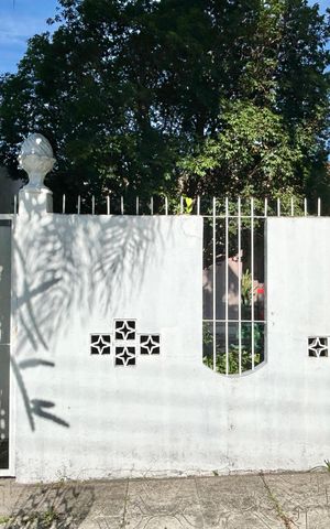 Casa à venda com 113m², 3 quartos e 2 vagas Casa à venda com 113m², 3 quartos e 2 vagasPlaca