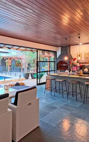 Casa à venda com 420m², 4 quartos e 2 vagas