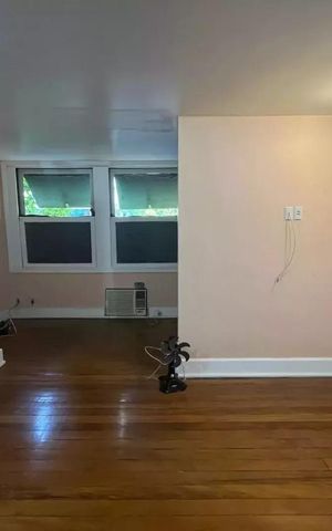 Casa à venda com 195m², 6 quartos e 1 vaga