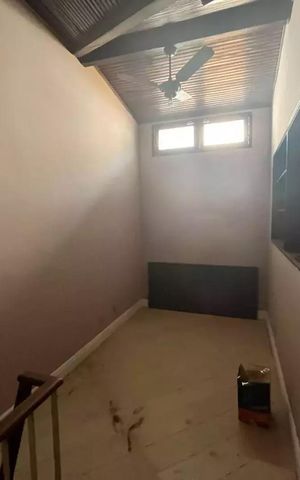 Casa à venda com 195m², 6 quartos e 1 vaga