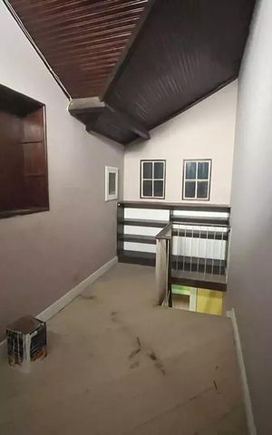 Casa à venda com 195m², 6 quartos e 1 vaga