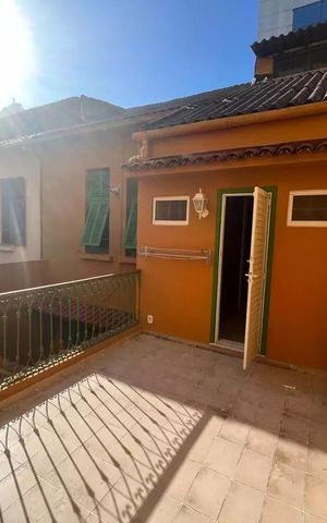 Casa à venda com 195m², 6 quartos e 1 vaga