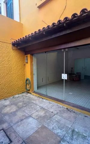 Casa à venda com 195m², 6 quartos e 1 vaga