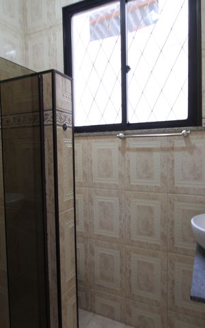 Casa à venda com 400m², 5 quartos e 2 vagasBanheiro de Serviço