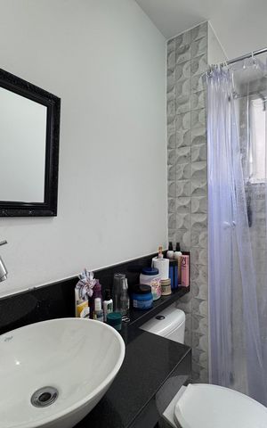 Apartamento à venda com 43m², 2 quartos e 1 vaga Apartamento à venda com 43m², 2 quartos e 1 vagaBanheiro Social