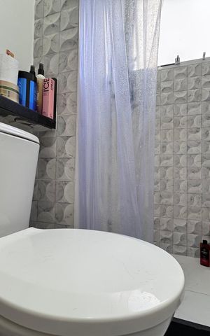 Apartamento à venda com 43m², 2 quartos e 1 vaga Apartamento à venda com 43m², 2 quartos e 1 vagaBanheiro Social