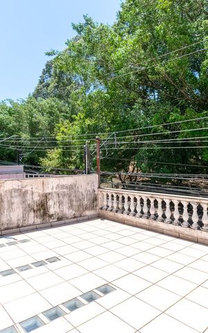 Casa à venda com 217m², 2 quartos e 2 vagas Casa à venda com 217m², 2 quartos e 2 vagasVaranda da Suíte 1