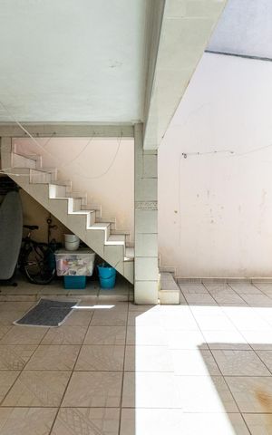 Casa à venda com 217m², 2 quartos e 2 vagas Casa à venda com 217m², 2 quartos e 2 vagasÁrea de Serviço