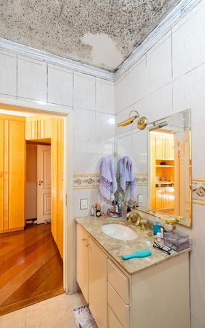 Casa à venda com 217m², 2 quartos e 2 vagas Casa à venda com 217m², 2 quartos e 2 vagasBanheiro da Suíte 1